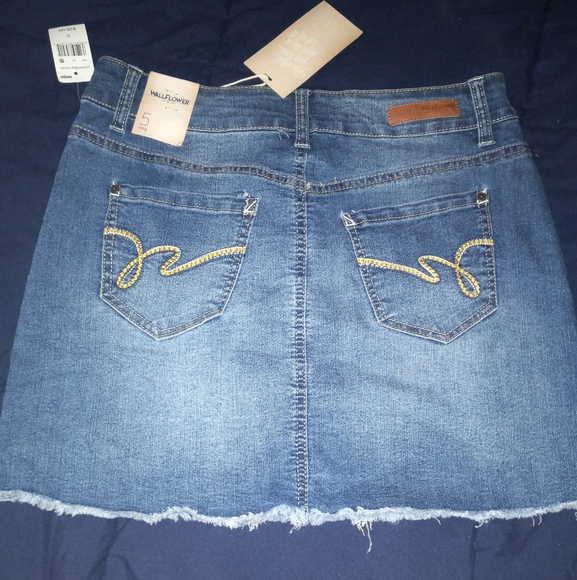 Denim miniskirt - Picture 2 of 2